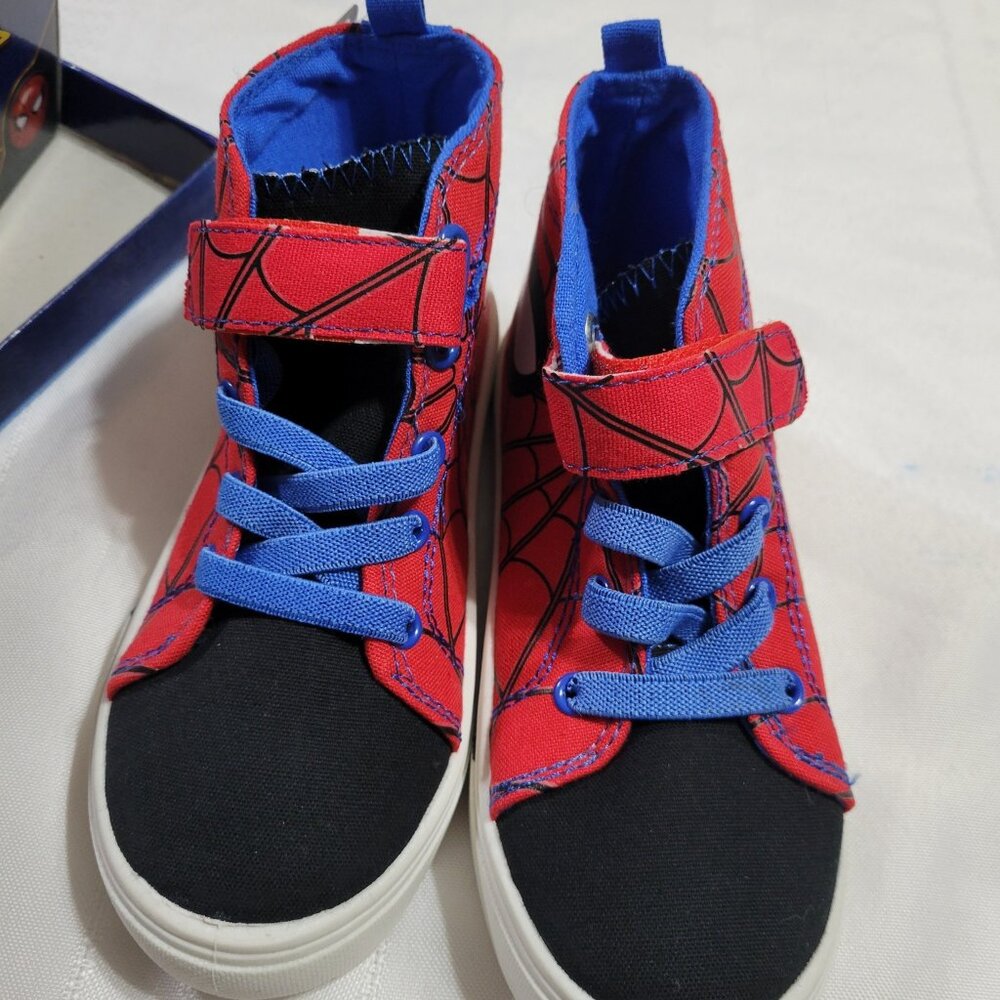 Marvel Spiderman size 11 M Canvas sneakers Shoes NWT In Box. Mixed Bin Z29